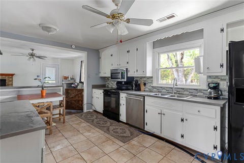 Tiny photo for 8444 New London Road, Mechanicsville, VA 23116 (MLS # 2629326)
