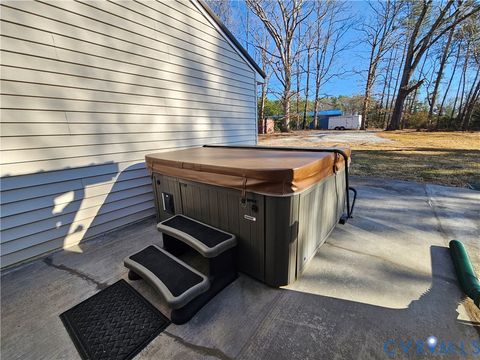 Tiny photo for 508 Kevin Drive, Farmville, VA 23901 (MLS # 2600353)
