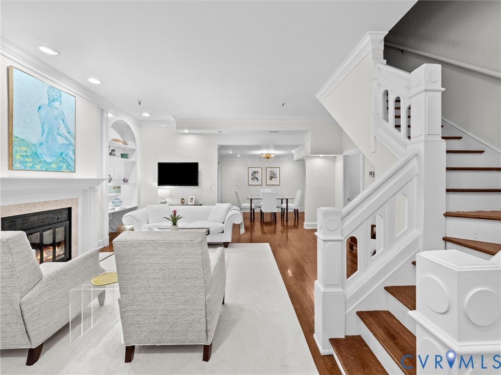 1401 Floyd Avenue U102
