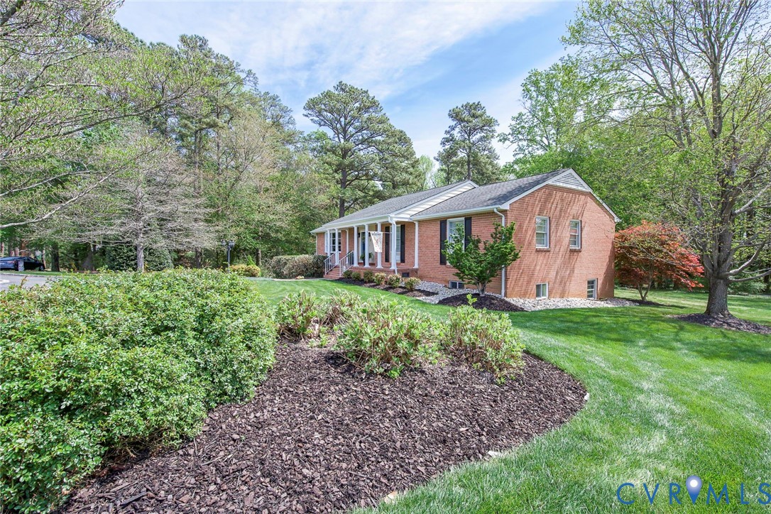 8064 S Mayfield Lane