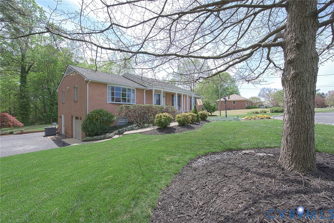 8064 S Mayfield Lane