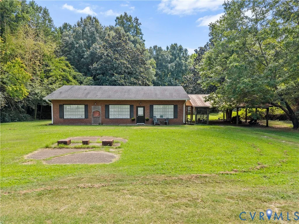 18541 W Pridesville Road, Amelia Courthouse, VA, 23002