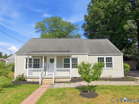 Photo of 323 Washington Avenue, Colonial Heights, VA 23834 (MLS # 2609280)