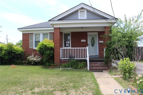 Photo of 710 Colonial Avenue, Colonial Heights, VA 23834 (MLS # 2612334)