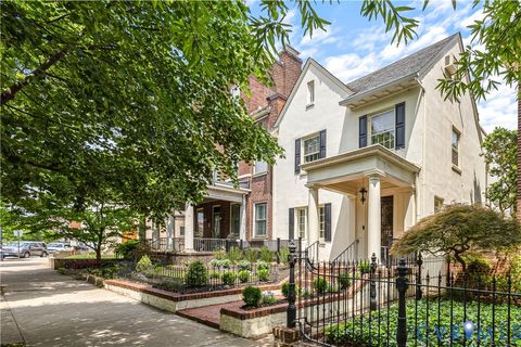 Photo of 1220 W Franklin Street, Richmond, VA 23220 (MLS # 2605940)