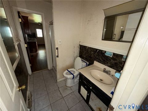 Tiny photo for 1121 E Booker Circle, Petersburg, VA 23803 (MLS # 2618415)