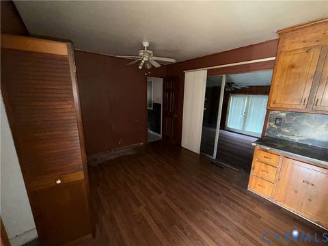 Tiny photo for 1121 E Booker Circle, Petersburg, VA 23803 (MLS # 2618415)