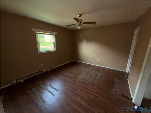 Tiny photo for 1121 E Booker Circle, Petersburg, VA 23803 (MLS # 2618415)