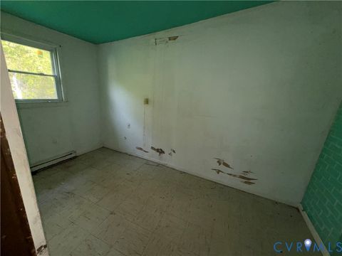 Tiny photo for 1121 E Booker Circle, Petersburg, VA 23803 (MLS # 2618415)