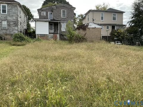 Tiny photo for 620 Gum Street, Lynchburg, VA 24504 (MLS # 2527477)