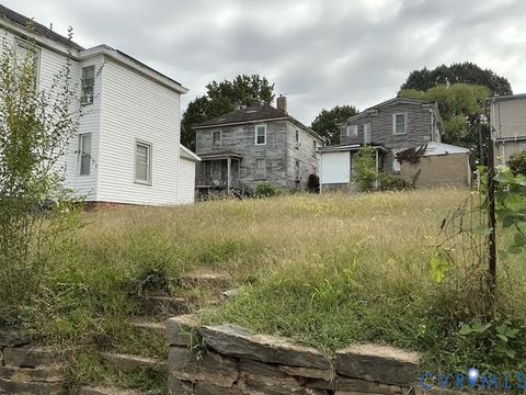 Tiny photo for 620 Gum Street, Lynchburg, VA 24504 (MLS # 2527477)