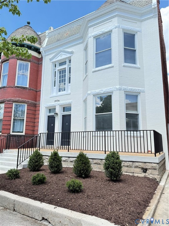 2034 W Grace Street