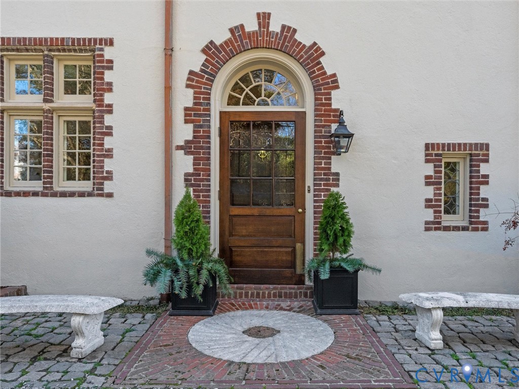 1214 Rothesay Circle