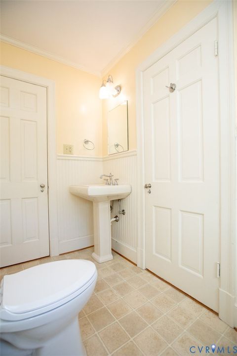 Tiny photo for 713 First Avenue, Farmville, VA 23901 (MLS # 2601715)