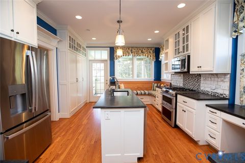 Tiny photo for 713 First Avenue, Farmville, VA 23901 (MLS # 2601715)