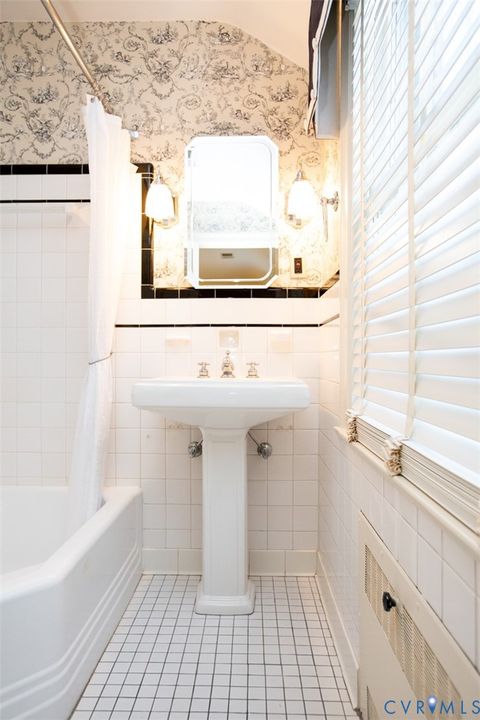 Tiny photo for 713 First Avenue, Farmville, VA 23901 (MLS # 2601715)