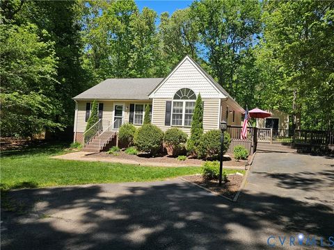 Photo of 460 Rosebud Run, Aylett, VA 23009 (MLS # 2611024)