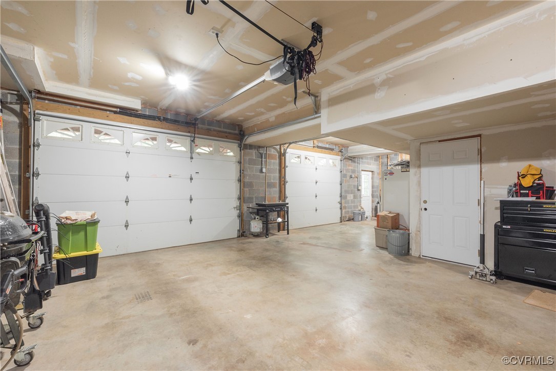 Powhatan, Virginia 23139, United States, 4 Bedrooms Bedrooms, ,5 BathroomsBathrooms,Residential,Pending,119143