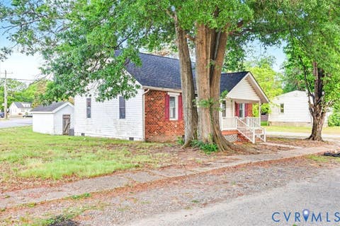 Tiny photo for 601 N 5th Avenue, Hopewell, VA 23860 (MLS # 2623487)