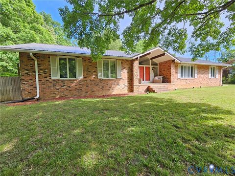 Photo of 508 Kevin Drive, Farmville, VA 23901 (MLS # 2611446)