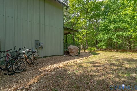 Tiny photo for 209 Broadway, Irvington, VA 22480 (MLS # 2616692)