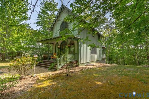 Tiny photo for 209 Broadway, Irvington, VA 22480 (MLS # 2616692)
