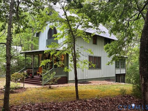 Tiny photo for 209 Broadway, Irvington, VA 22480 (MLS # 2616692)