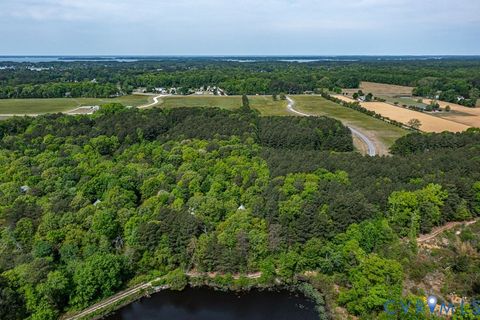 Tiny photo for 209 Broadway, Irvington, VA 22480 (MLS # 2616692)