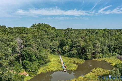 Tiny photo for 209 Broadway, Irvington, VA 22480 (MLS # 2616692)
