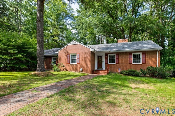 603 E 6TH AVE, KENBRIDGE, VA 23944 - Image 598739e202f8f2bc079d2e6642f3c404/4002369456