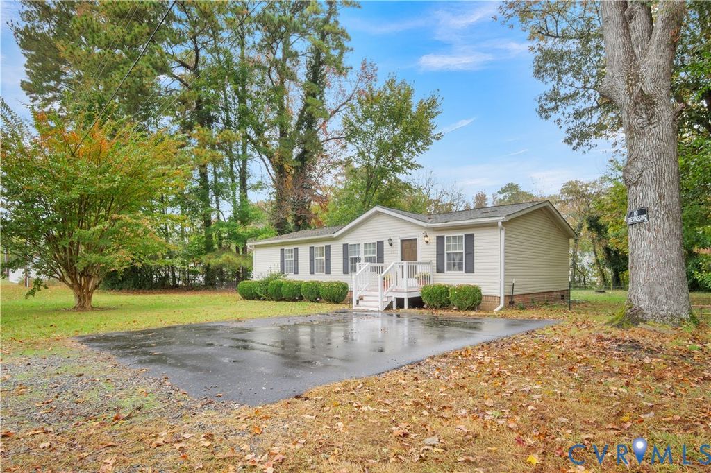 Photo for 160 Whiting Avenue, Williamsburg, VA 23185 (MLS # 2529388)