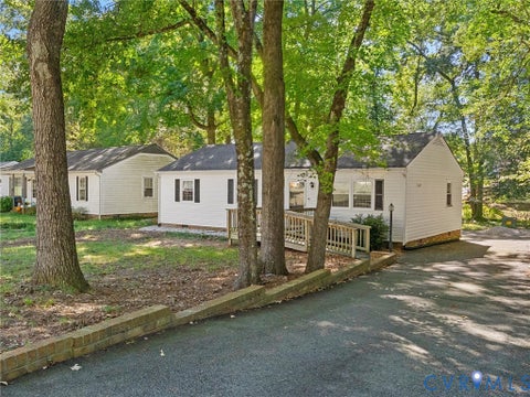 Tiny photo for 8708 Rainwater Road, North Chesterfield, VA 23237 (MLS # 2628315)