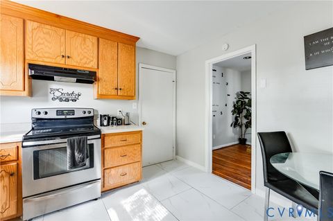Tiny photo for 512 Lock Lane, Petersburg, VA 23805 (MLS # 2527478)