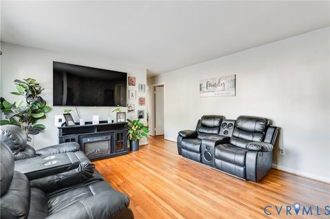 Tiny photo for 512 Lock Lane, Petersburg, VA 23805 (MLS # 2527478)