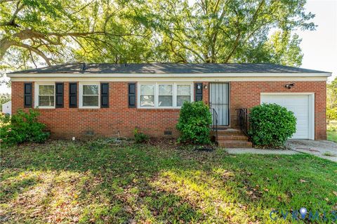 Photo of 512 Lock Lane, Petersburg, VA 23805 (MLS # 2527478)