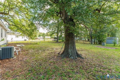Tiny photo for 512 Lock Lane, Petersburg, VA 23805 (MLS # 2527478)