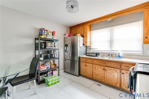 Tiny photo for 512 Lock Lane, Petersburg, VA 23805 (MLS # 2527478)