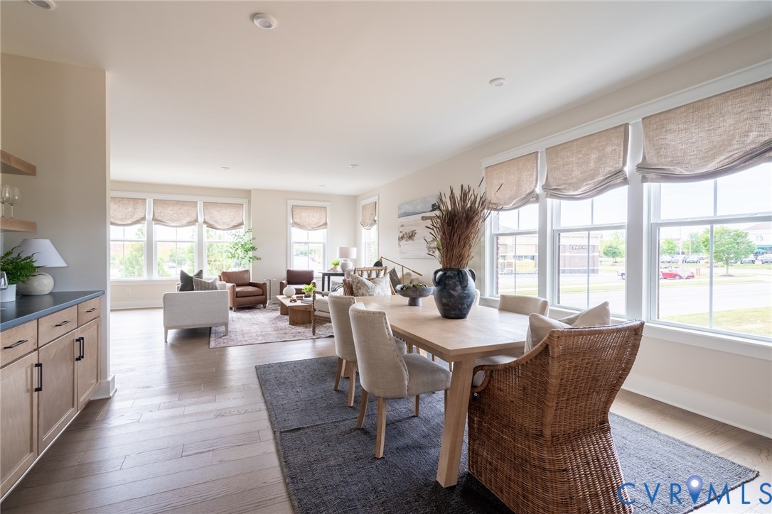 301 Golden Haze Alley 8-1