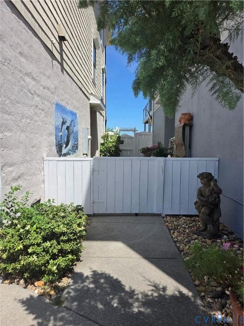 Tiny photo for 744 W Ocean View Avenue #L, Norfolk, VA 23503 (MLS # 2621570)