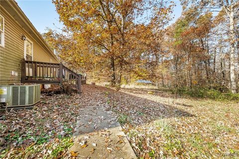 A home in Louisa