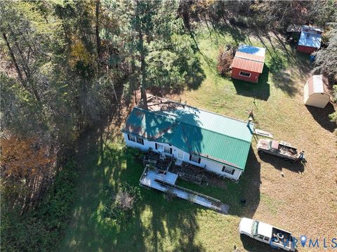 Photo of 1101 Pineview Lane, Scottsburg, VA 24589 (MLS # 2532408)