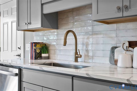 Tiny photo for 2902 Idlewood AVE #5, Richmond, VA 23221 (MLS # 2626607)