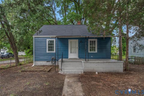 Tiny photo for 2103 Richmond Avenue, Petersburg, VA 23803 (MLS # 2620331)