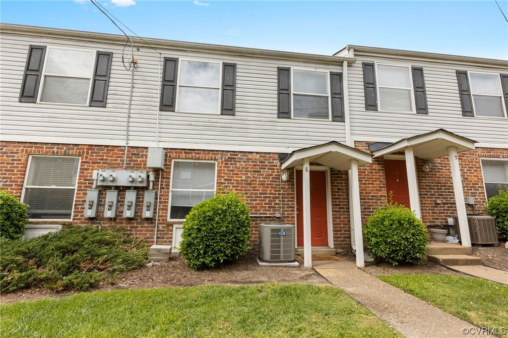 Photo for 3514 E Richmond Road #U8, Richmond, VA 23223 (MLS # 2312530)