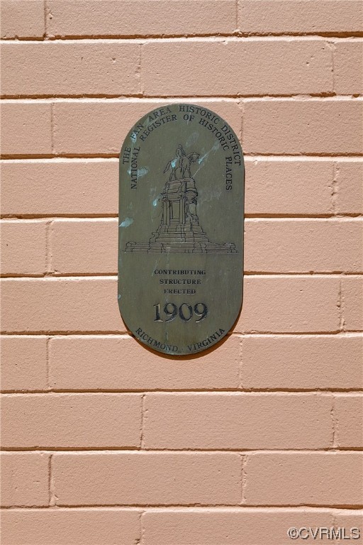 Photo 3 of 43 of 6 N Rowland Street house