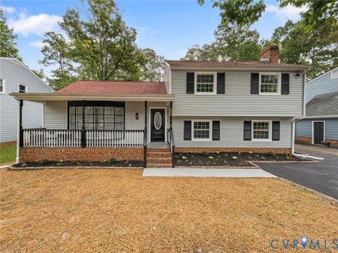 Photo of 2031 Esquire Road, Midlothian, VA 23235 (MLS # 2627391)
