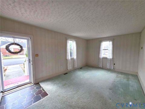 Tiny photo for 402 Stuart Avenue, Colonial Heights, VA 23834 (MLS # 2533789)