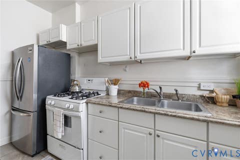 Tiny photo for 2425 W Main Street, Richmond, VA 23220 (MLS # 2619829)