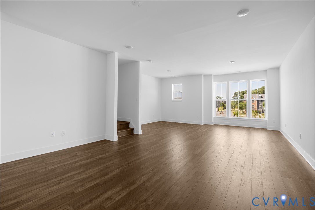 12024 Flowering Lavender Loop