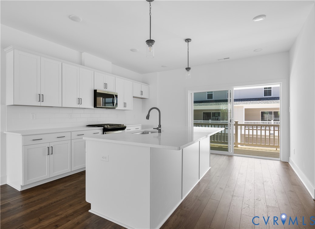 12024 Flowering Lavender Loop